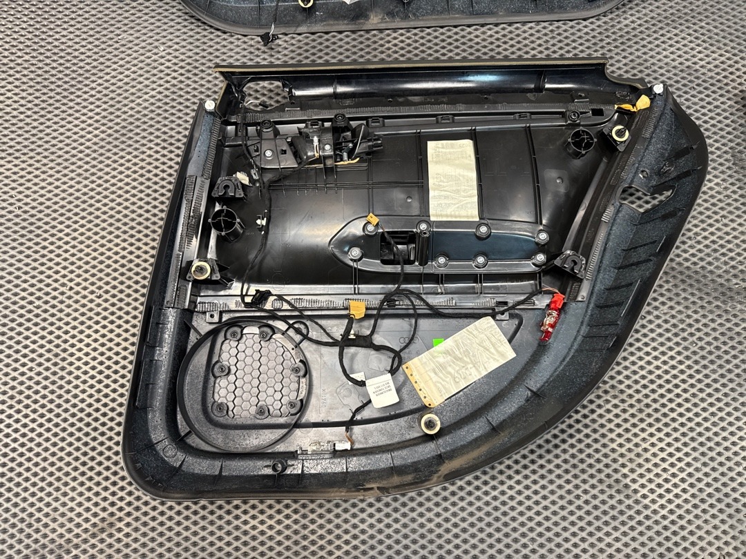 Комплект обшивок дверей, 7860 рублей, Красноярск