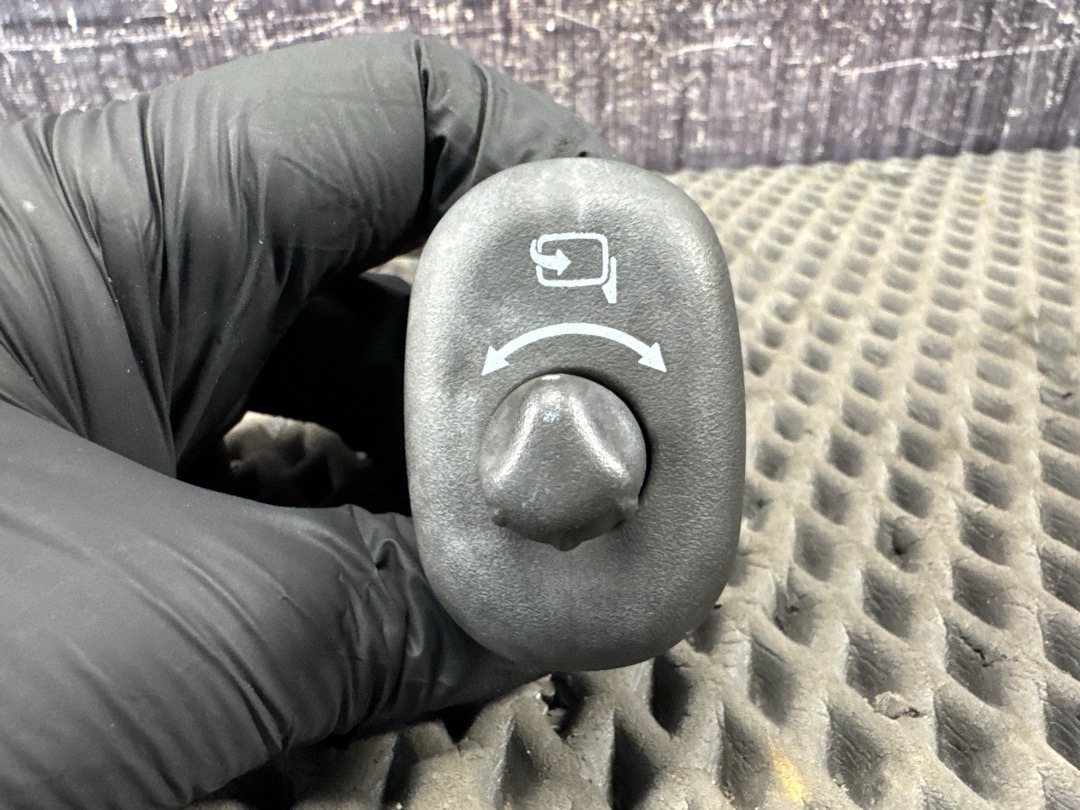 Кнопка регулировки зеркал, 1820 рублей, Красноярск