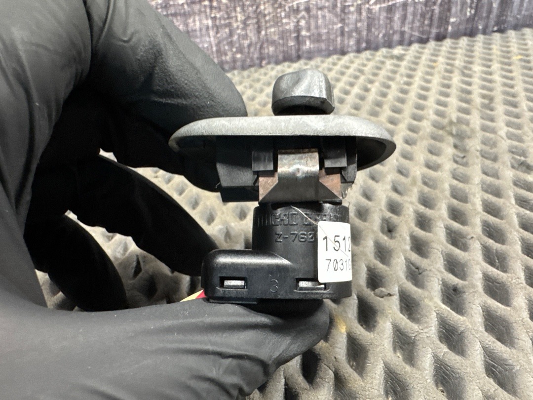 Кнопка регулировки зеркал, 1820 рублей, Красноярск