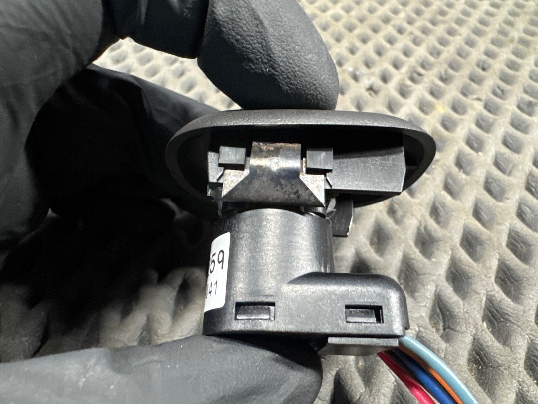 Кнопка регулировки зеркал, 1820 рублей, Красноярск