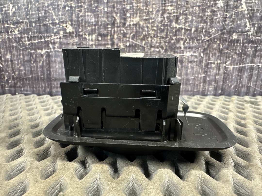 Кнопка стеклоподъемника, 580 рублей, Красноярск