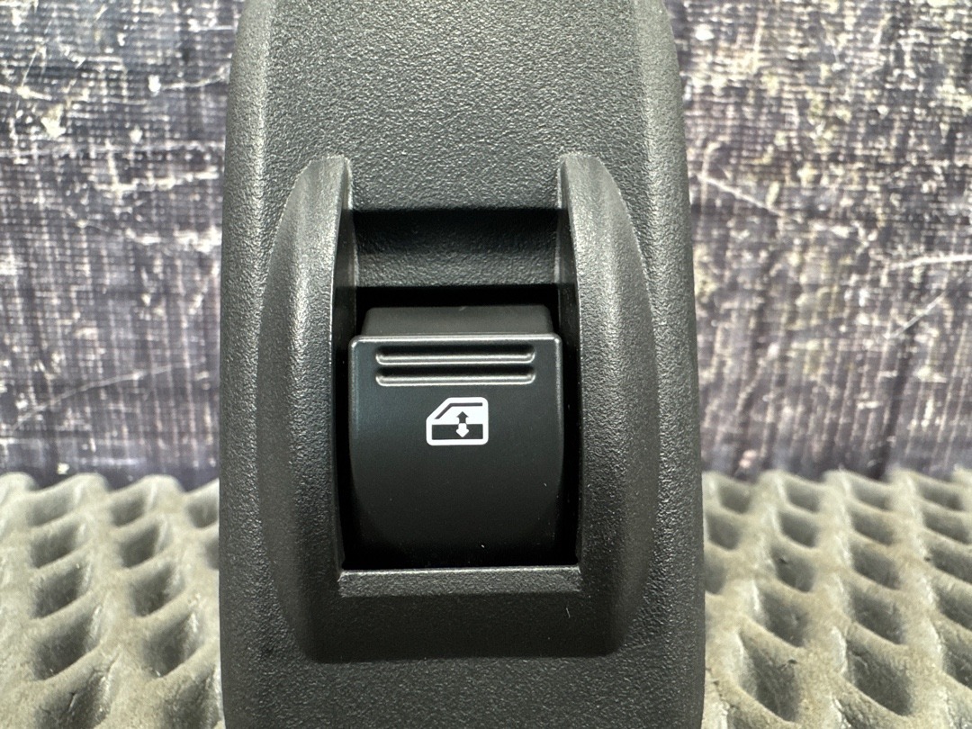 Кнопка стеклоподъемника, 680 рублей, Красноярск