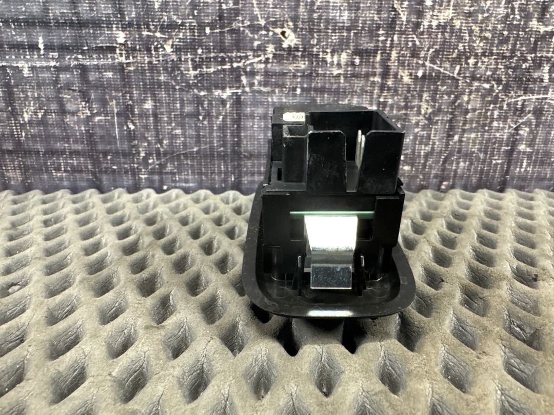 Кнопка стеклоподъемника, 680 рублей, Красноярск