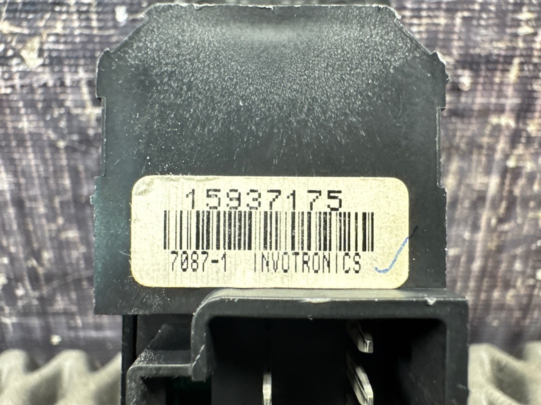 Кнопка стеклоподъемника, 680 рублей, Красноярск