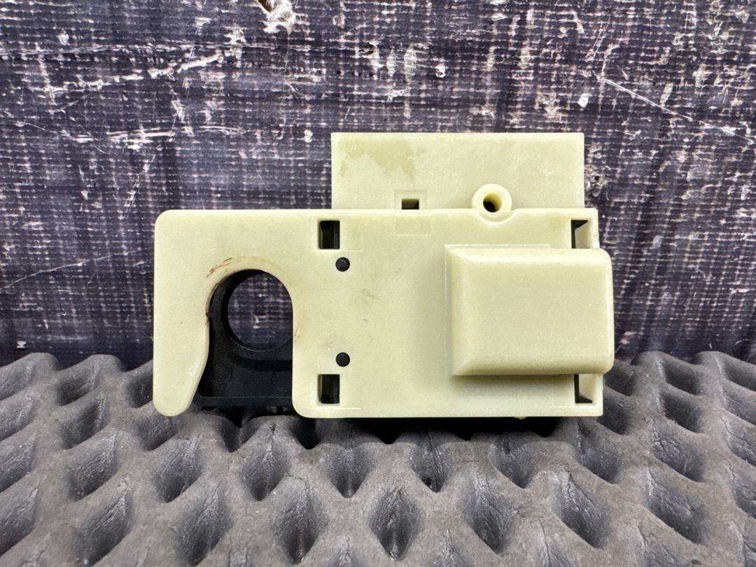 Концевик педали тормоза, 1980 рублей, Красноярск