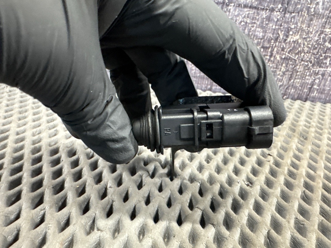 Концевик капота, 740 рублей, Красноярск