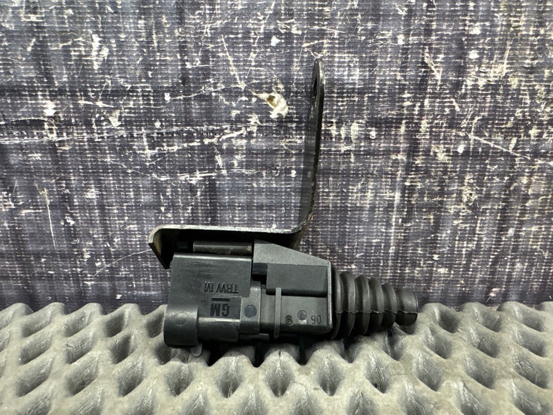 Концевик капота, 740 рублей, Красноярск