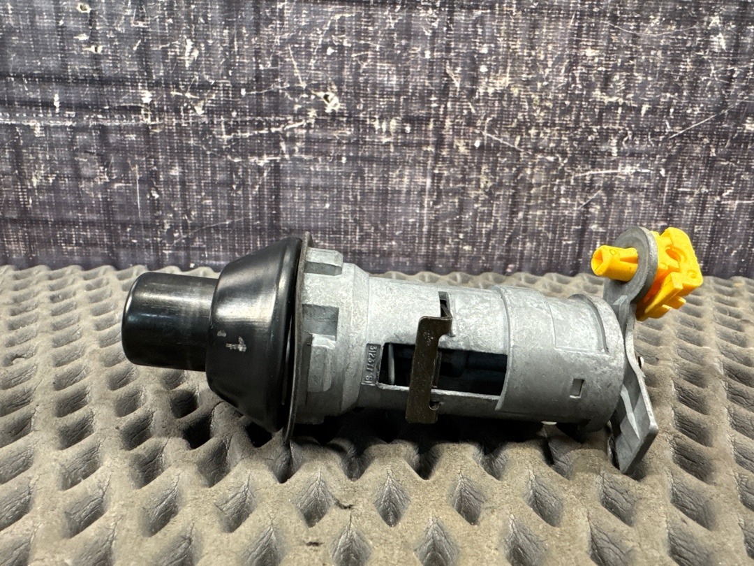 Кнопка открывания багажника, 3340 рублей, Красноярск