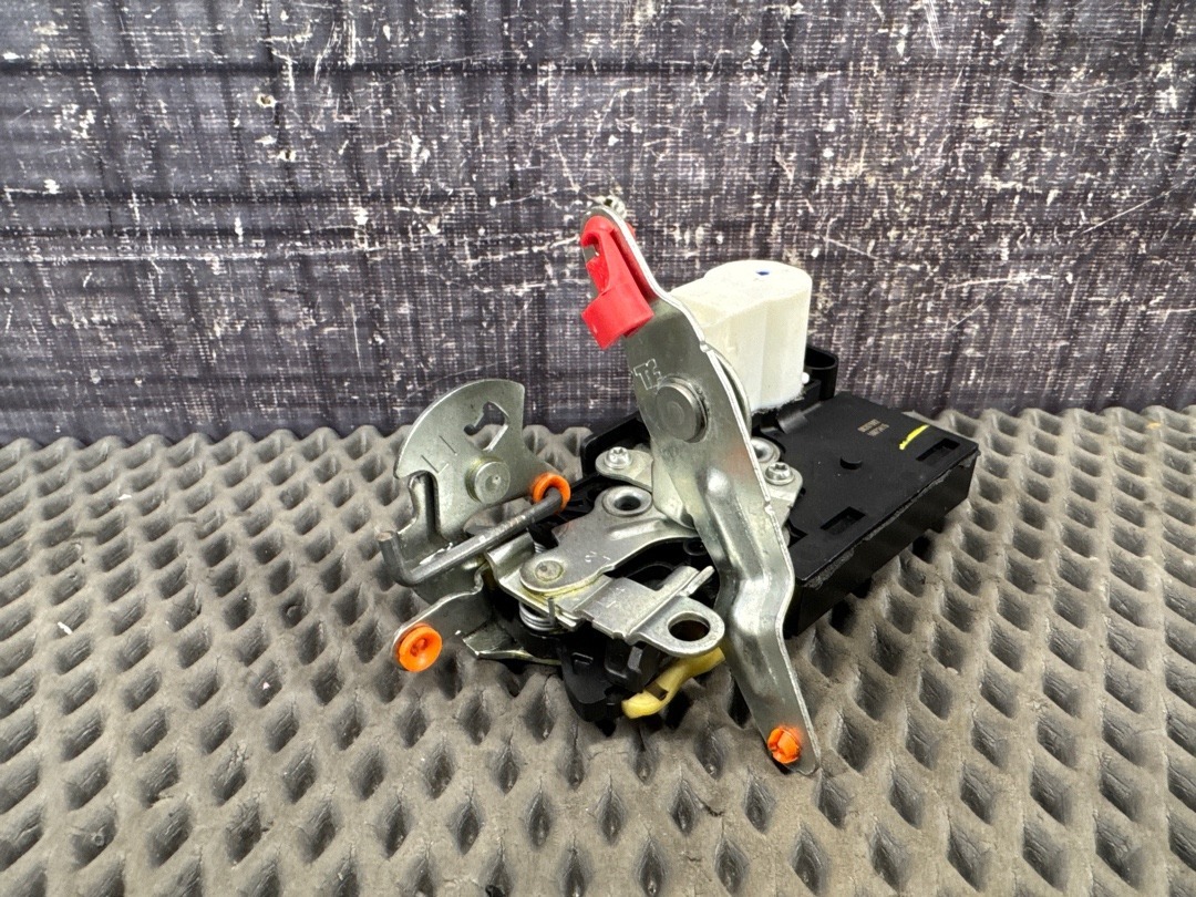 Замок багажника, 7670 рублей, Красноярск