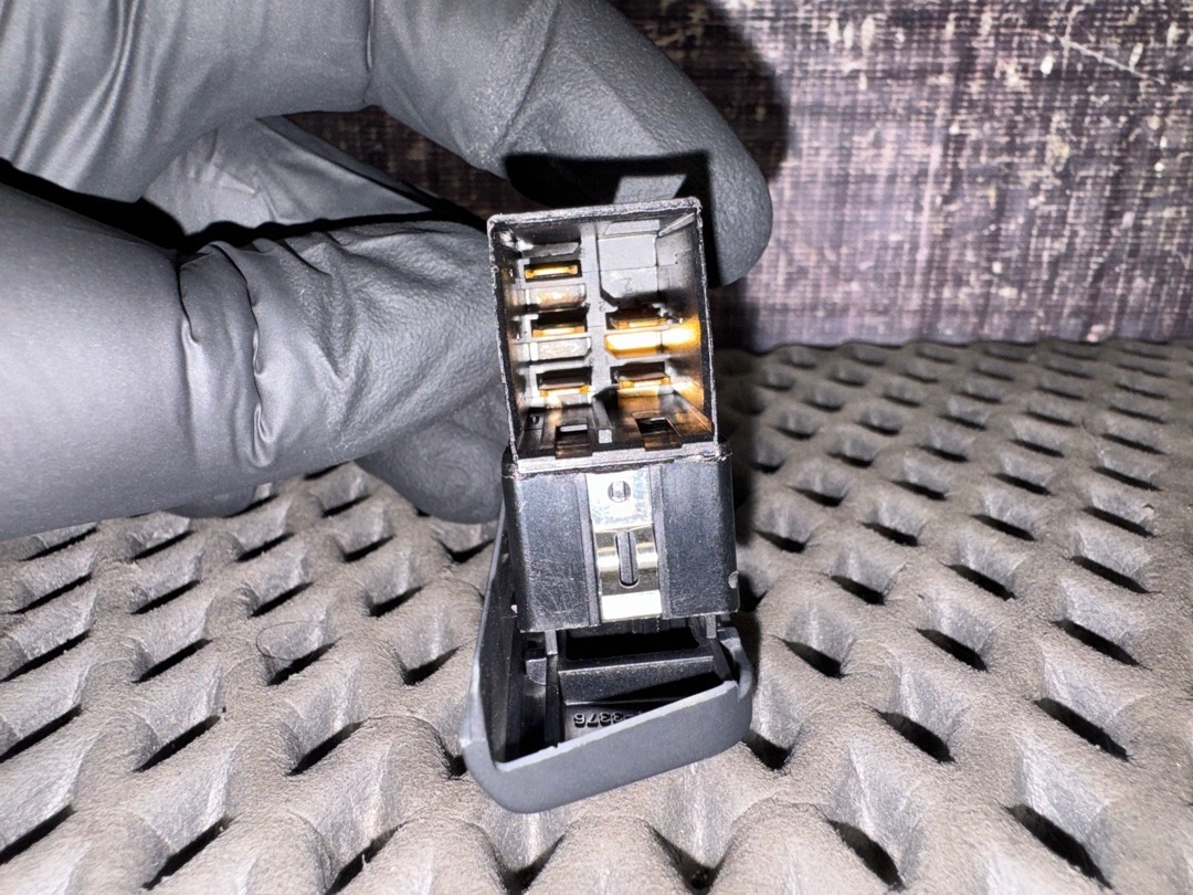 Кнопка центрального замка, 620 рублей, Красноярск