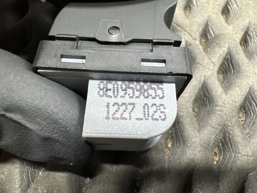 Кнопка стеклоподъемника, 570 рублей, Красноярск