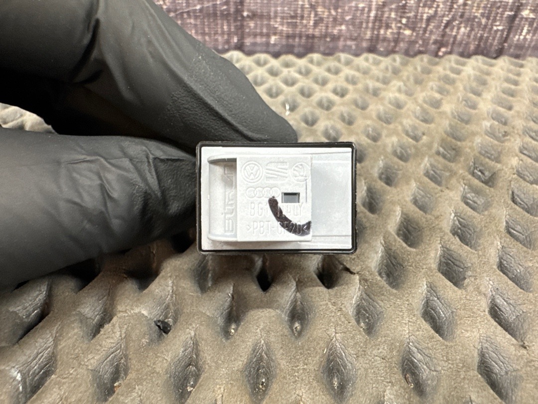 Кнопка стеклоподъемника, 570 рублей, Красноярск