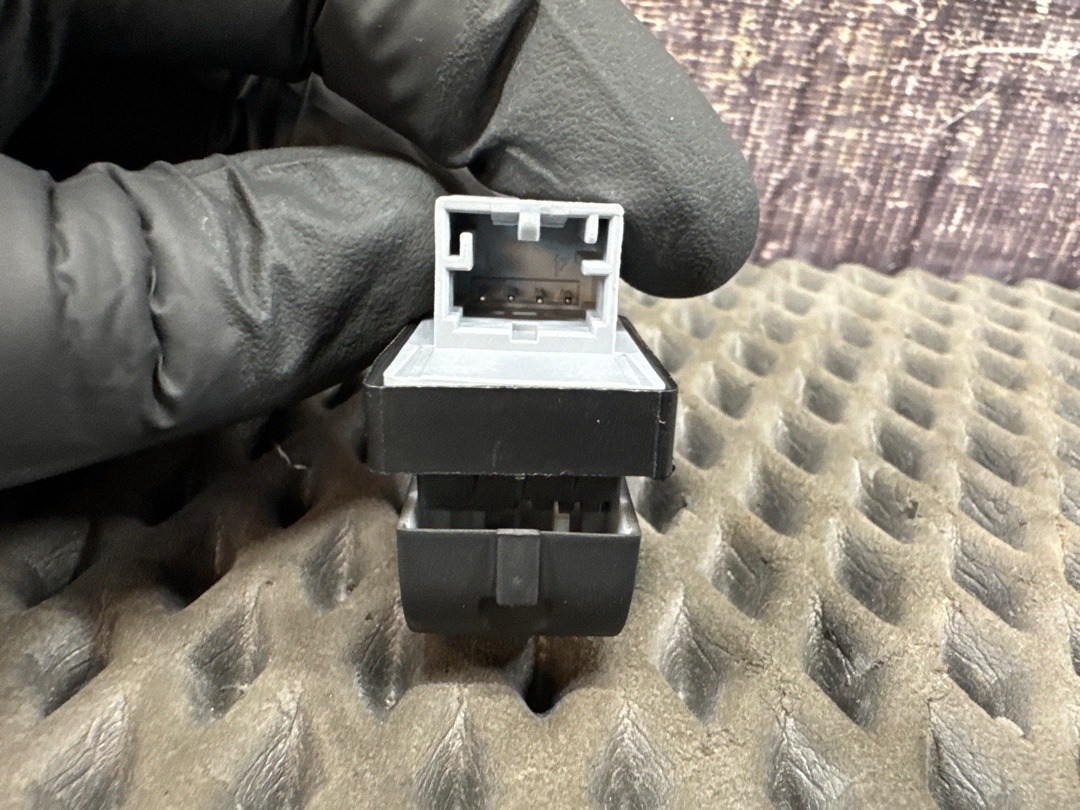 Кнопка стеклоподъемника, 570 рублей, Красноярск