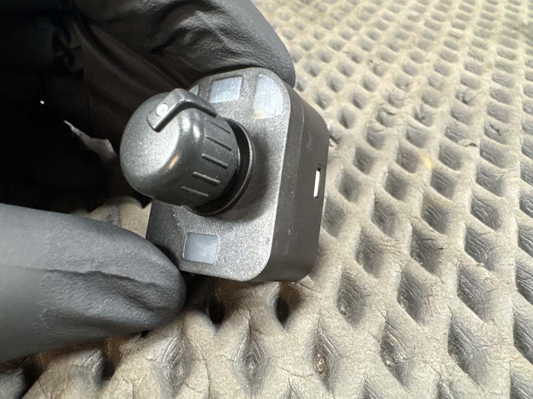 Кнопка регулировки зеркал, 1340 рублей, Красноярск