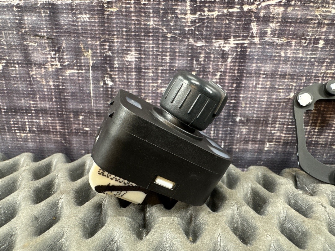 Кнопка регулировки зеркал, 1340 рублей, Красноярск