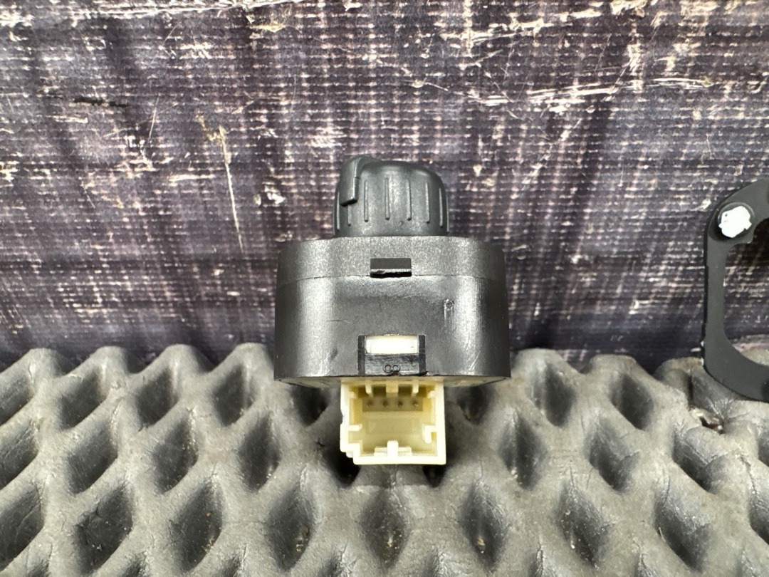 Кнопка регулировки зеркал, 1340 рублей, Красноярск