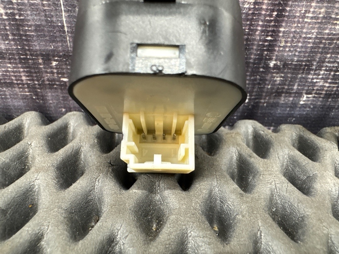 Кнопка регулировки зеркал, 1340 рублей, Красноярск