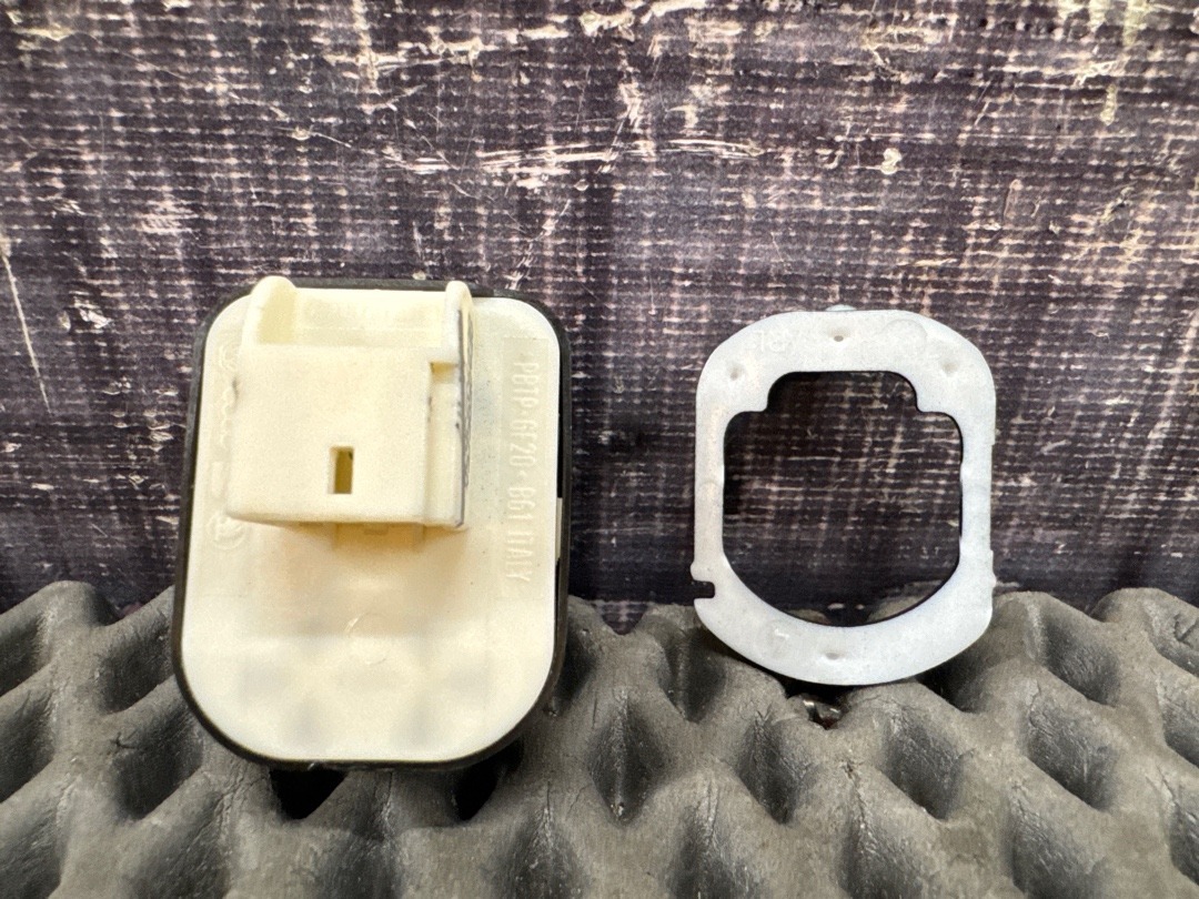 Кнопка регулировки зеркал, 1340 рублей, Красноярск