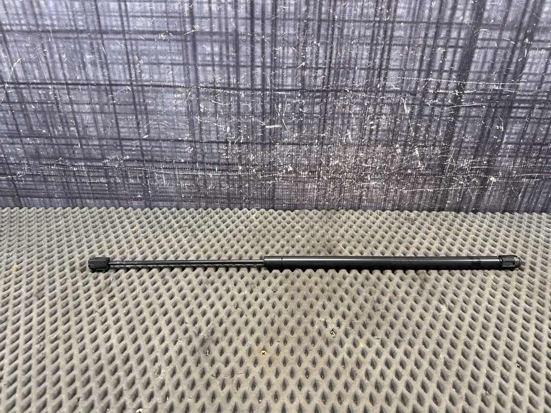 Амортизатор багажника, 2110 рублей, Красноярск