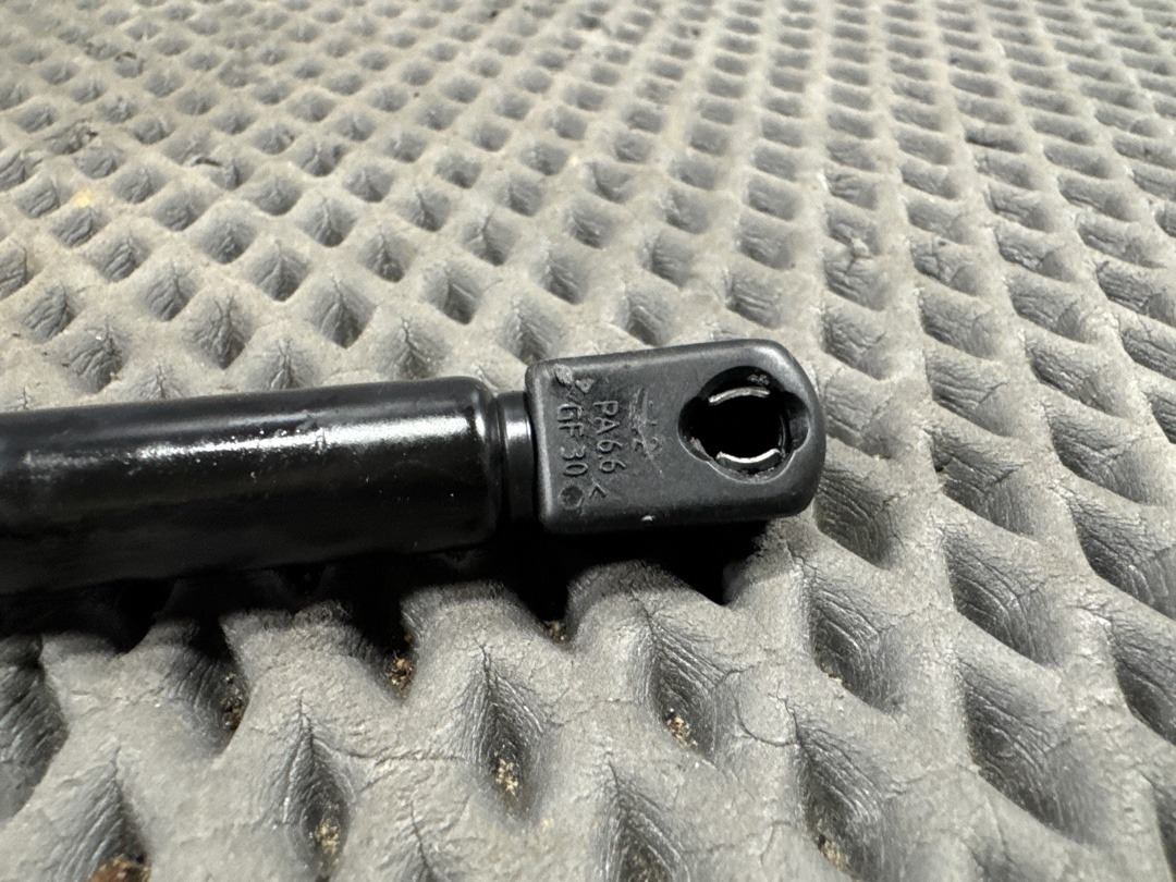 Амортизатор багажника, 2110 рублей, Красноярск