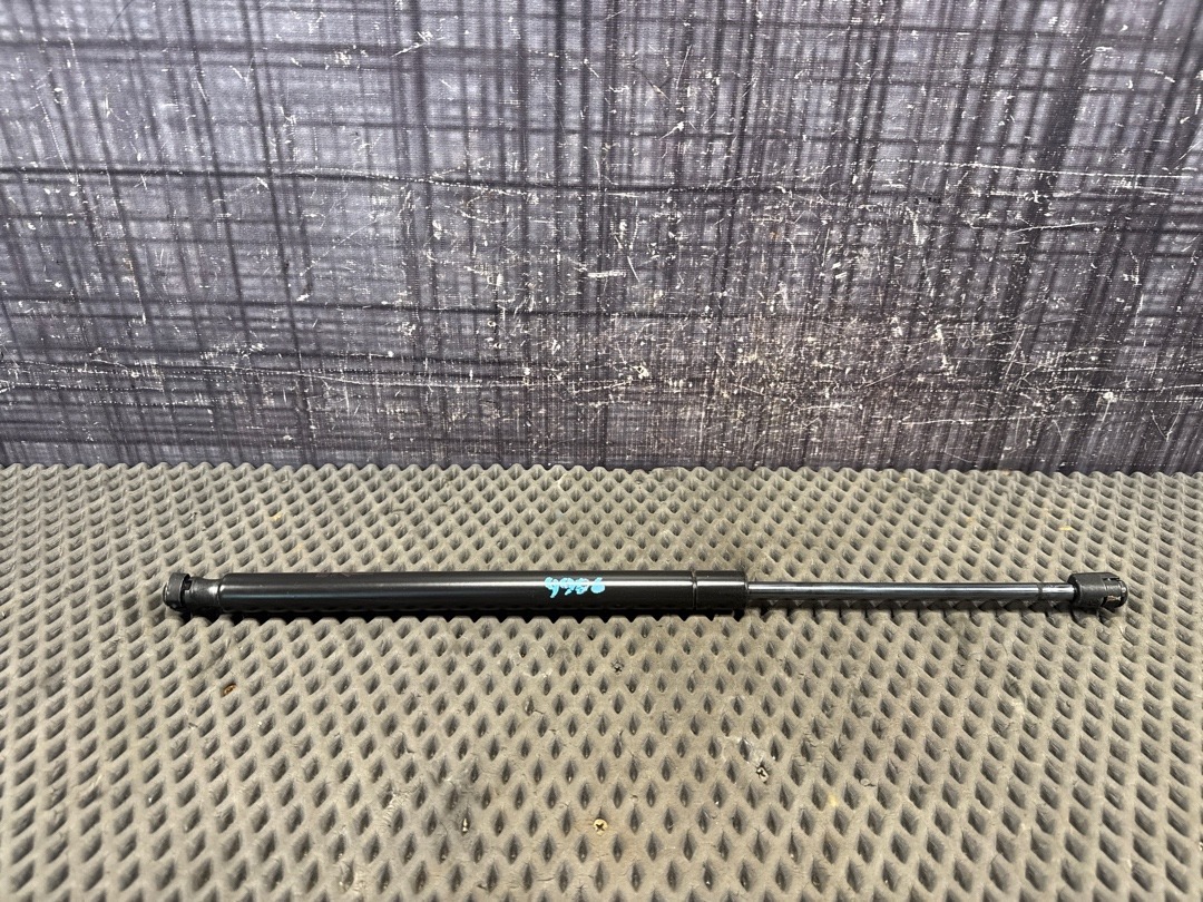 Амортизатор багажника, 2840 рублей, Красноярск