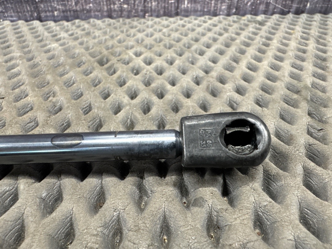 Амортизатор багажника, 2840 рублей, Красноярск