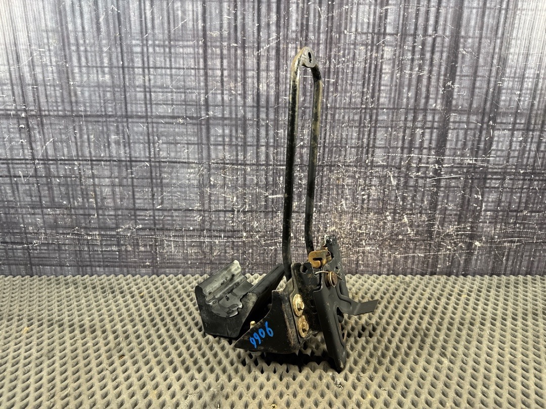 Замок капота, 1820 рублей, Красноярск