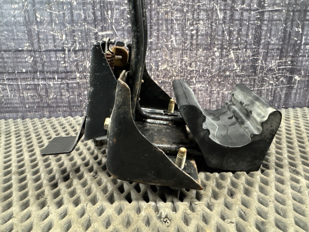 Замок капота, 1820 рублей, Красноярск