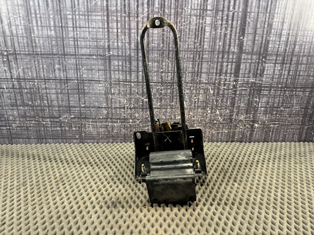 Замок капота, 1820 рублей, Красноярск