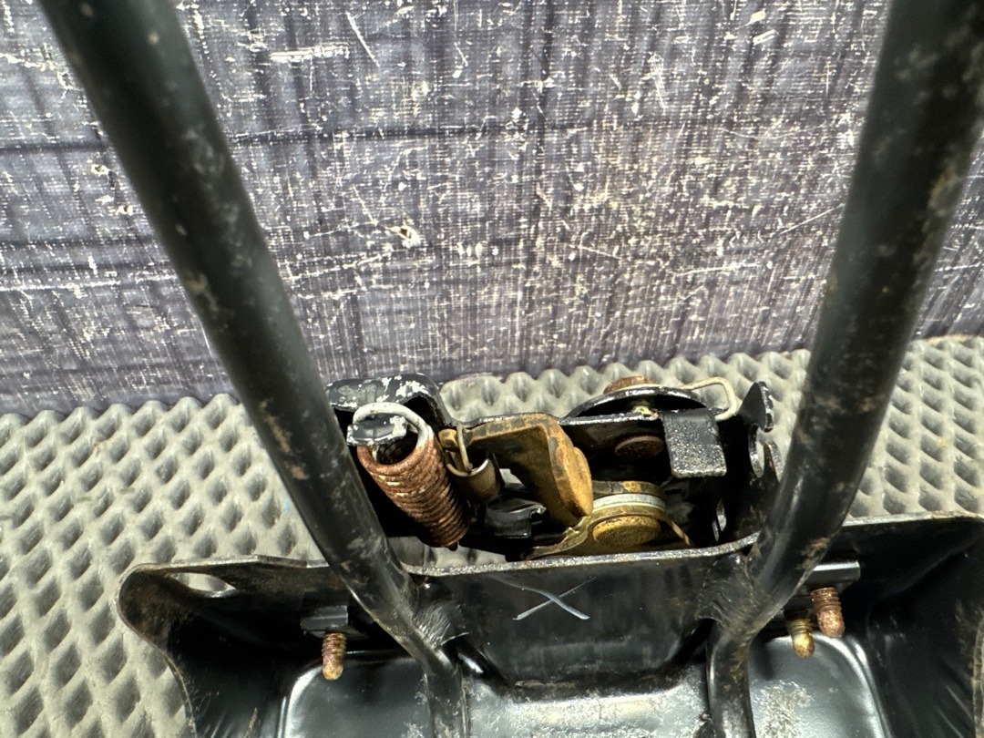 Замок капота, 1820 рублей, Красноярск