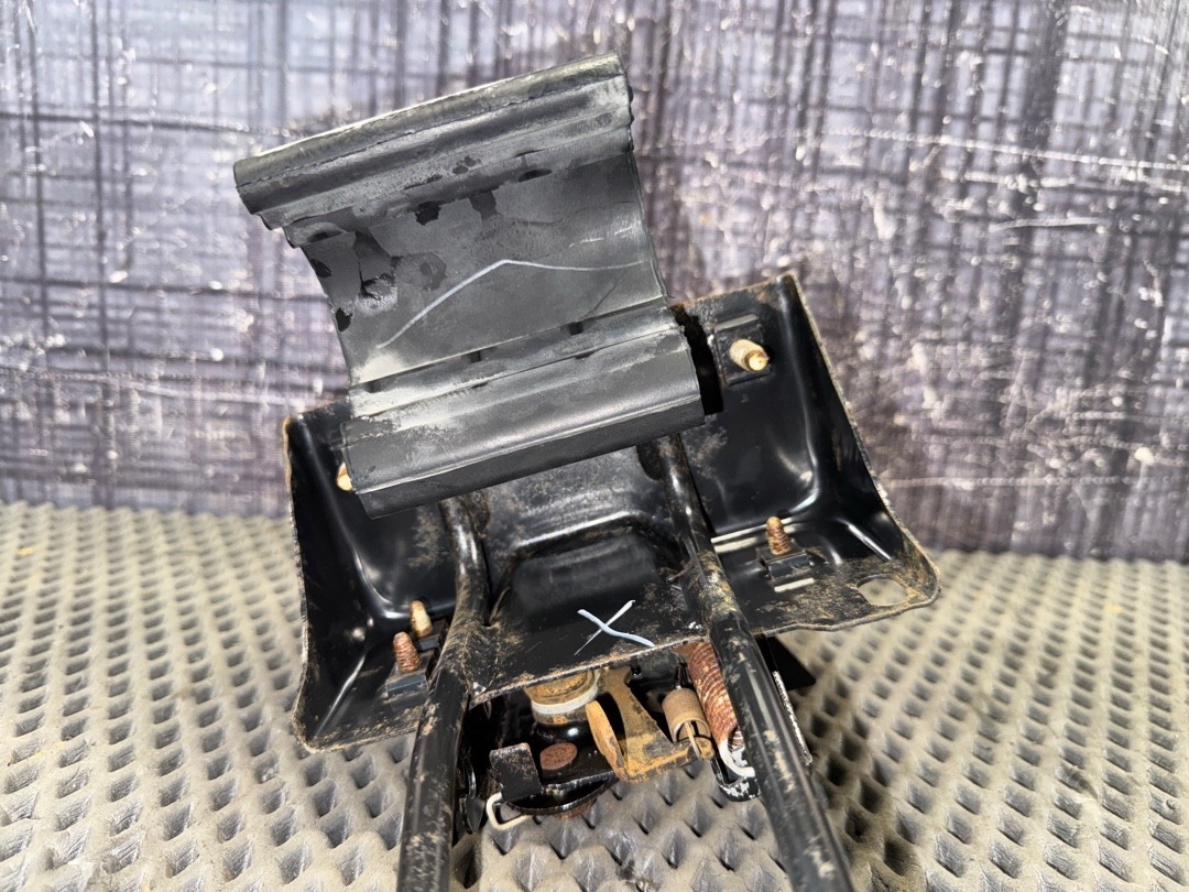 Замок капота, 1820 рублей, Красноярск