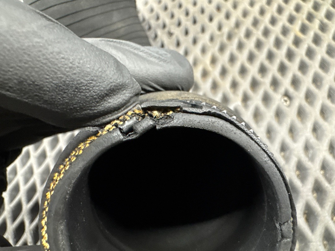 Патрубок интеркуллера, 830 рублей, Красноярск