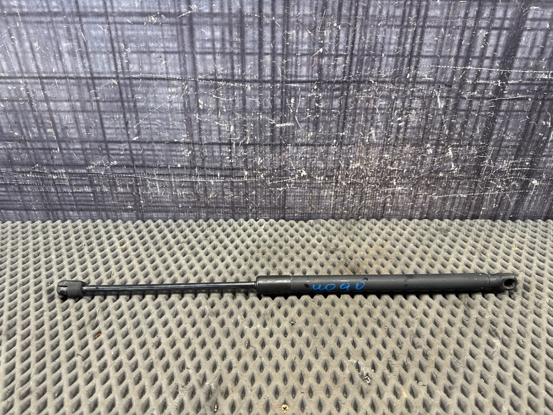 Амортизатор багажника, 650 рублей, Красноярск