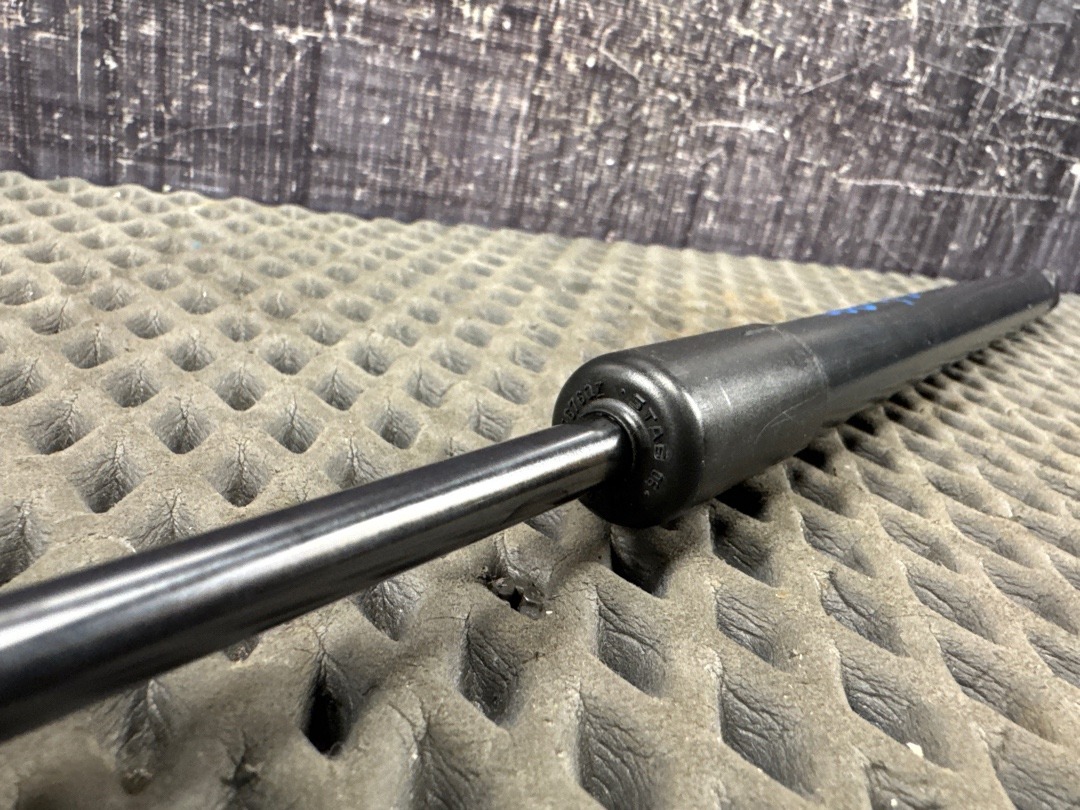 Амортизатор багажника, 650 рублей, Красноярск