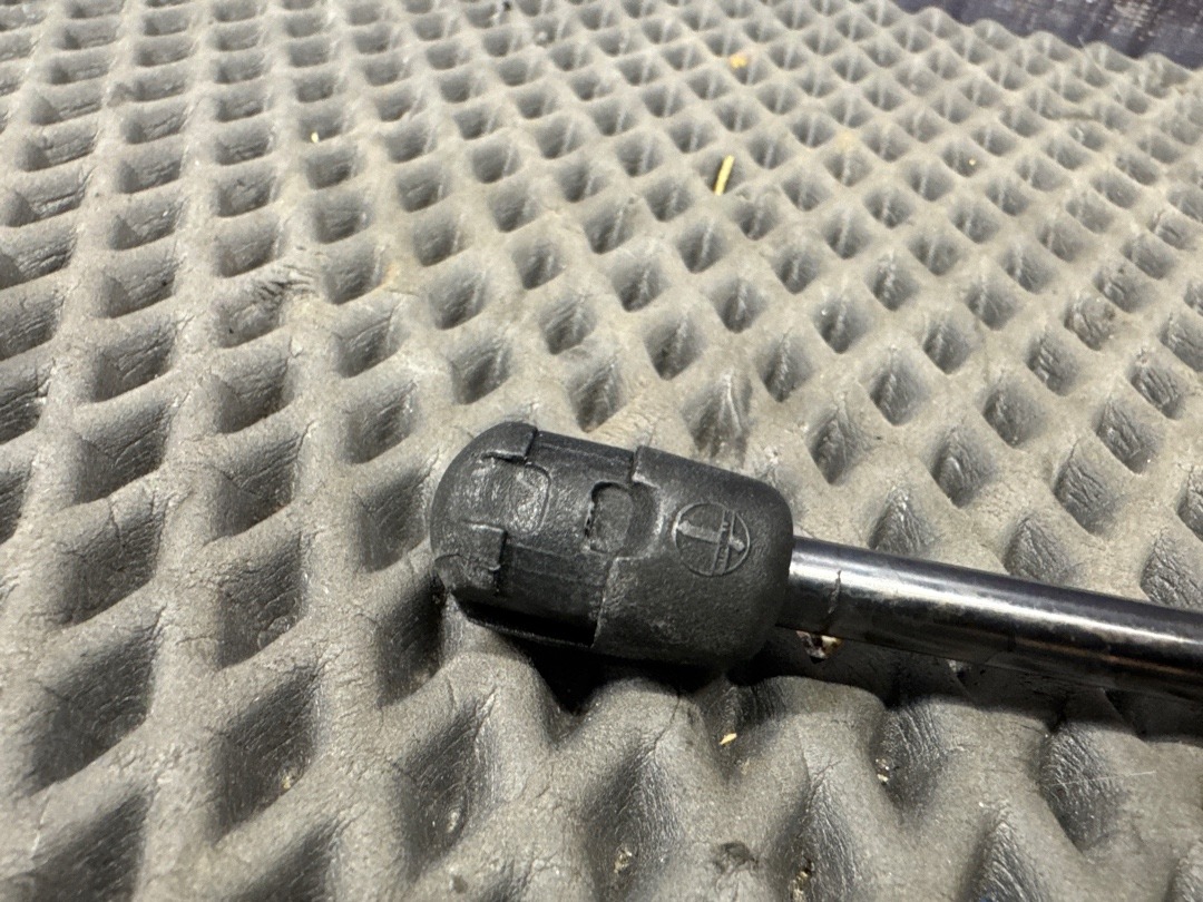 Амортизатор багажника, 650 рублей, Красноярск