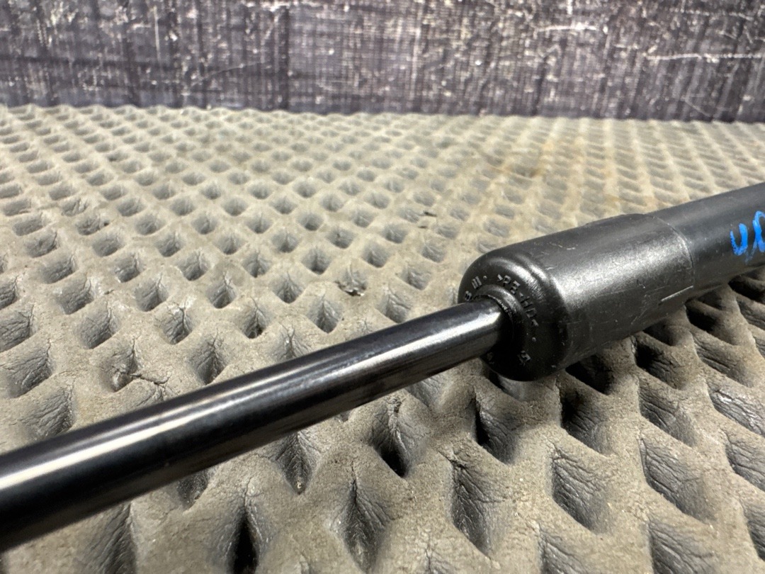 Амортизатор багажника, 650 рублей, Красноярск