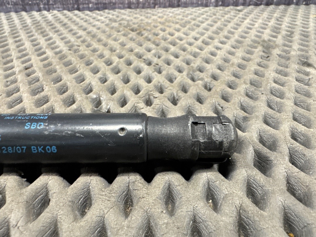 Амортизатор багажника, 650 рублей, Красноярск