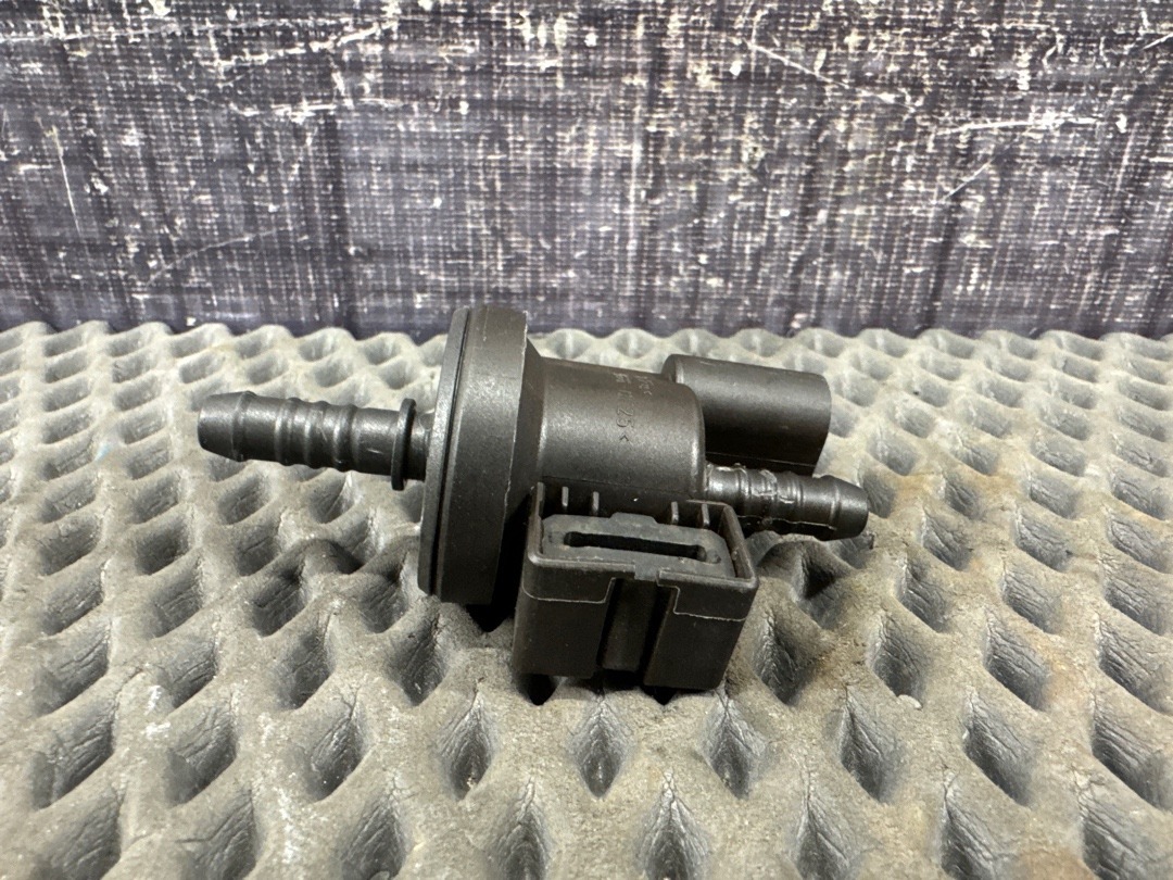 Клапан вентиляции топливного бака, 1520 рублей, Красноярск