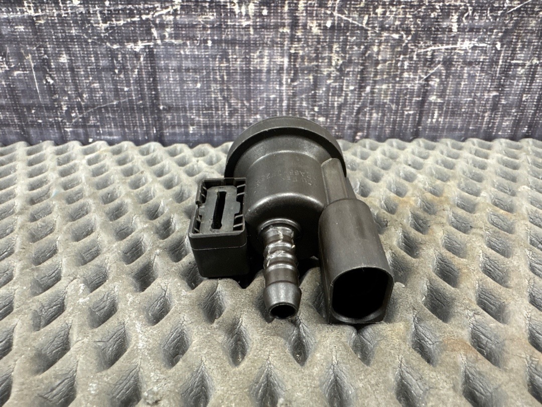 Клапан вентиляции топливного бака, 1520 рублей, Красноярск