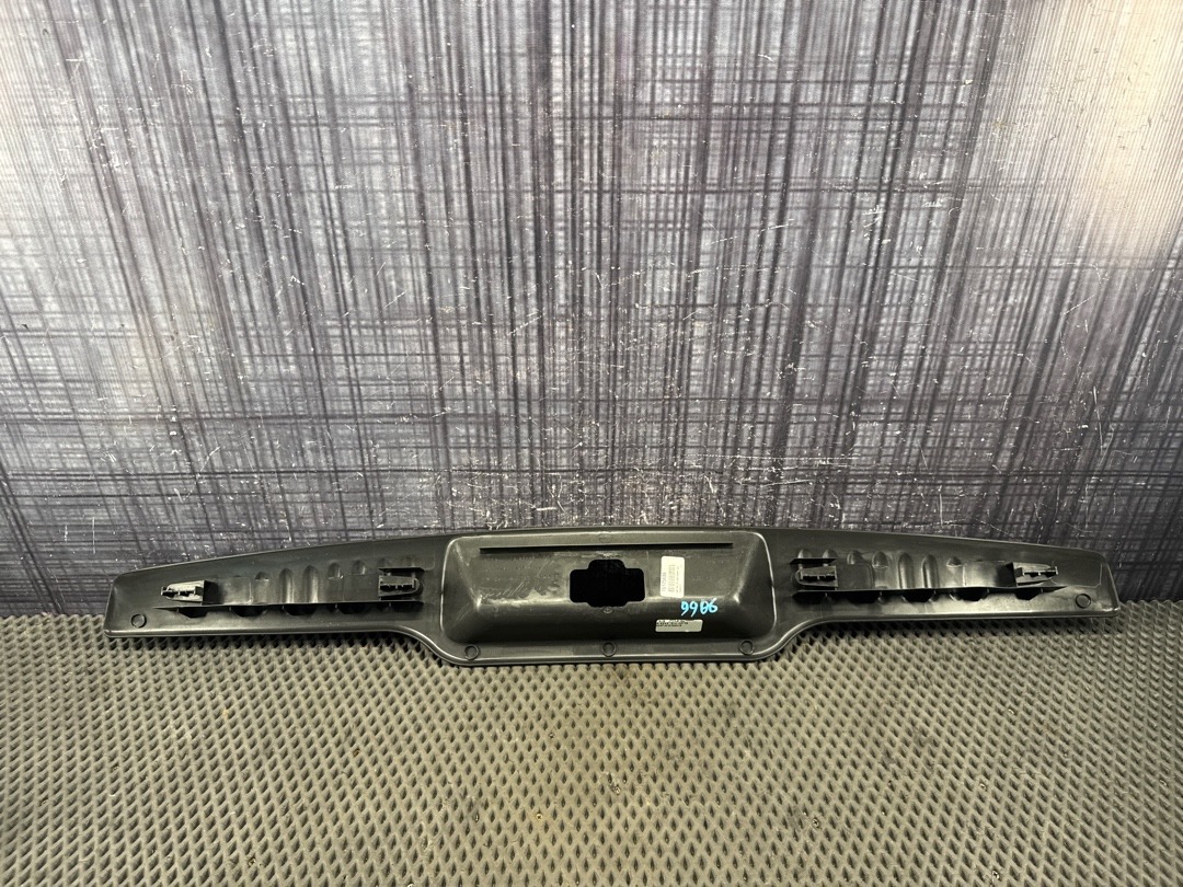 Пластик багажника, 1710 рублей, Красноярск