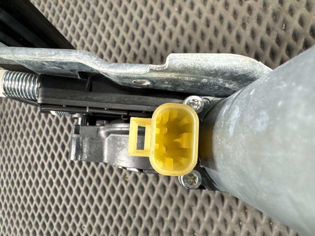 Стеклоподъемник, 3640 рублей, Красноярск