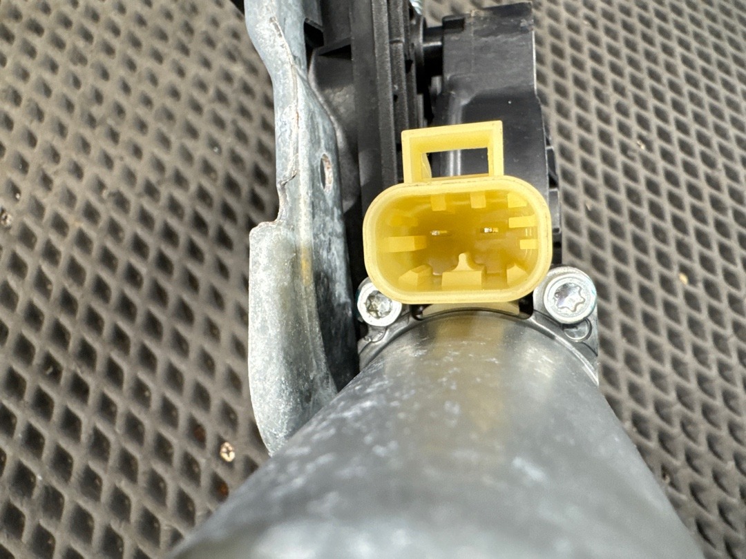 Стеклоподъемник, 3640 рублей, Красноярск