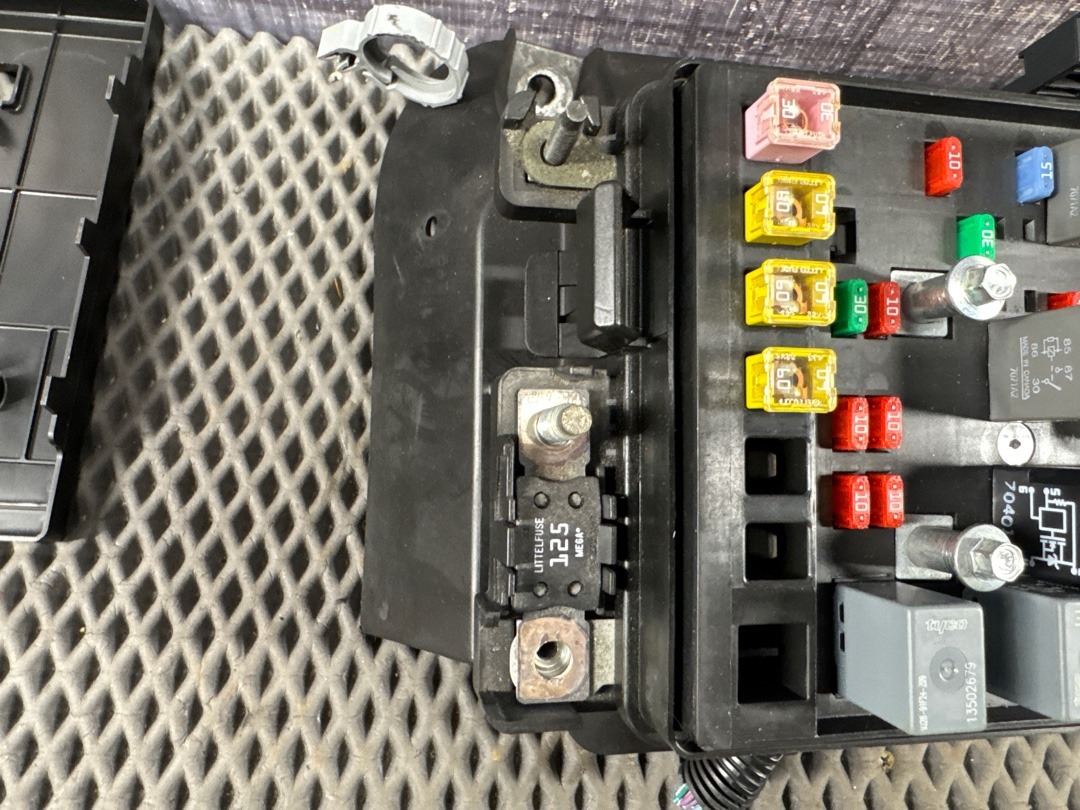 Блок предохранителей, 2360 рублей, Красноярск