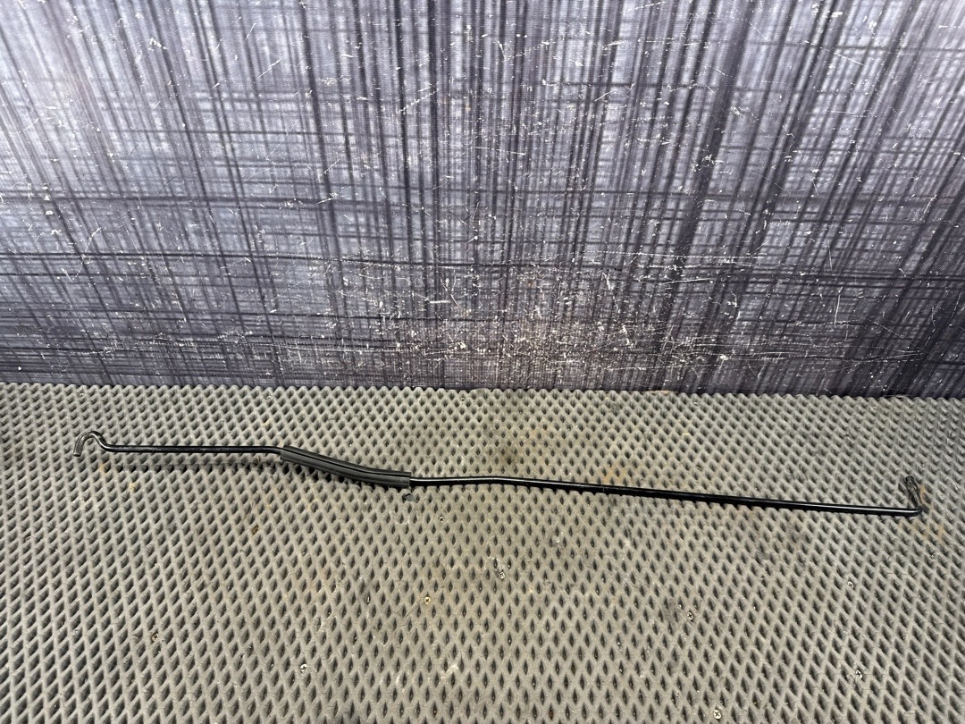 Упор капота, 640 рублей, Красноярск