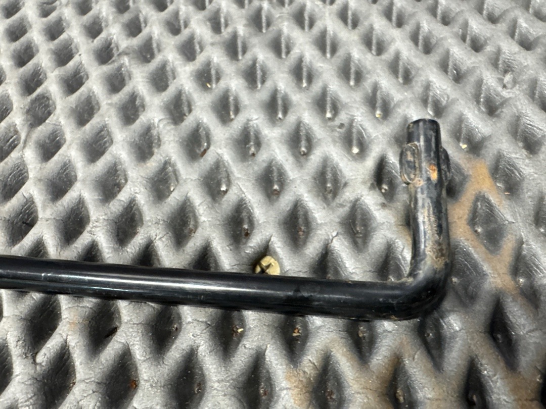 Упор капота, 640 рублей, Красноярск