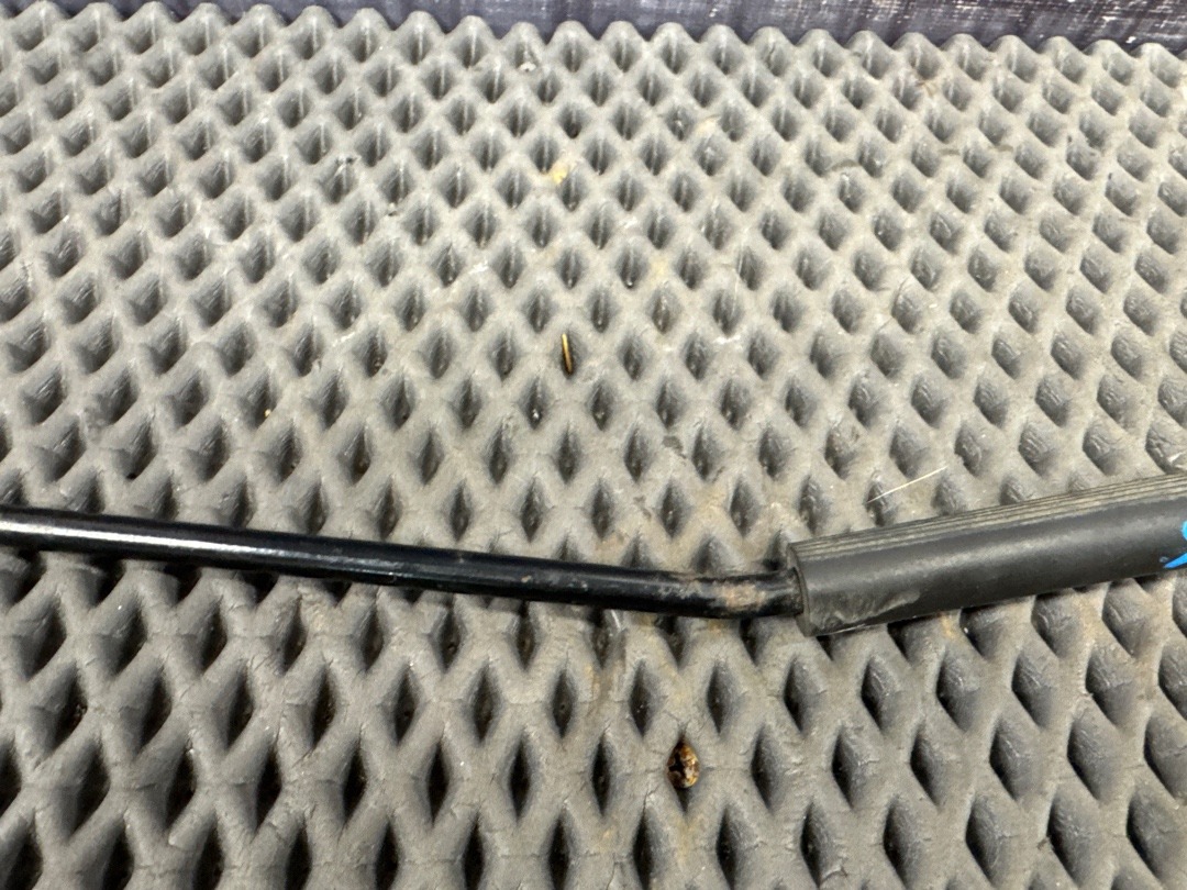 Упор капота, 640 рублей, Красноярск