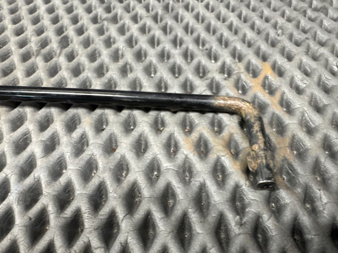 Упор капота, 640 рублей, Красноярск