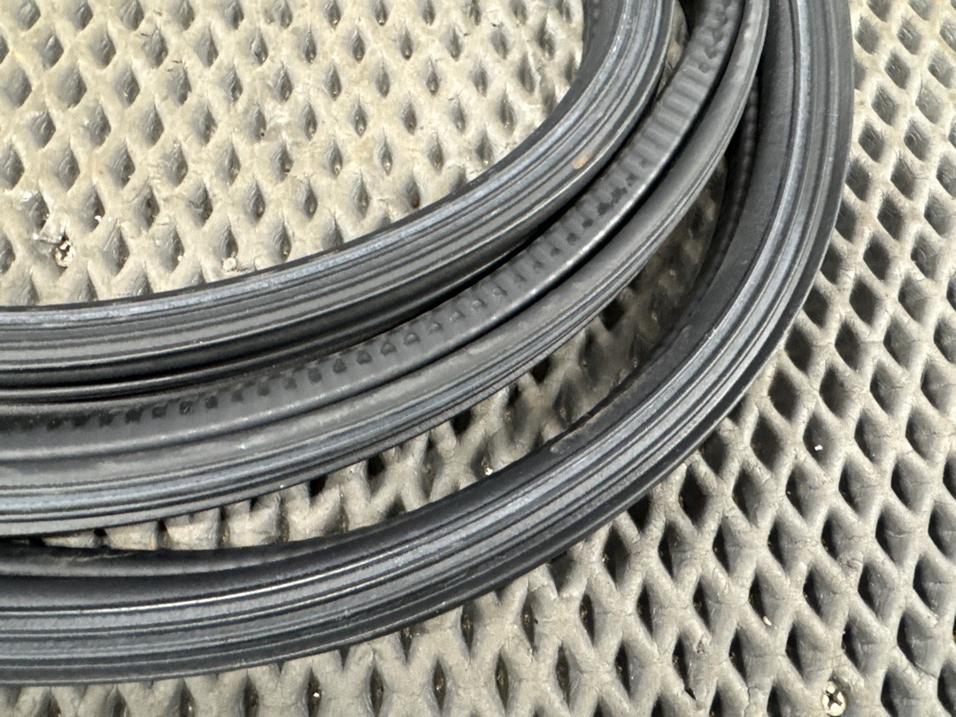 Уплотнитель крышки багажника, 1360 рублей, Красноярск