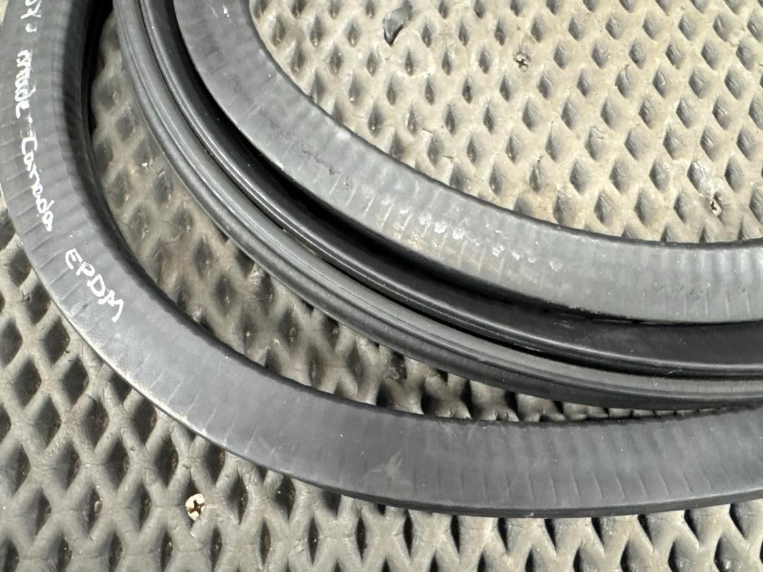 Уплотнитель крышки багажника, 1360 рублей, Красноярск