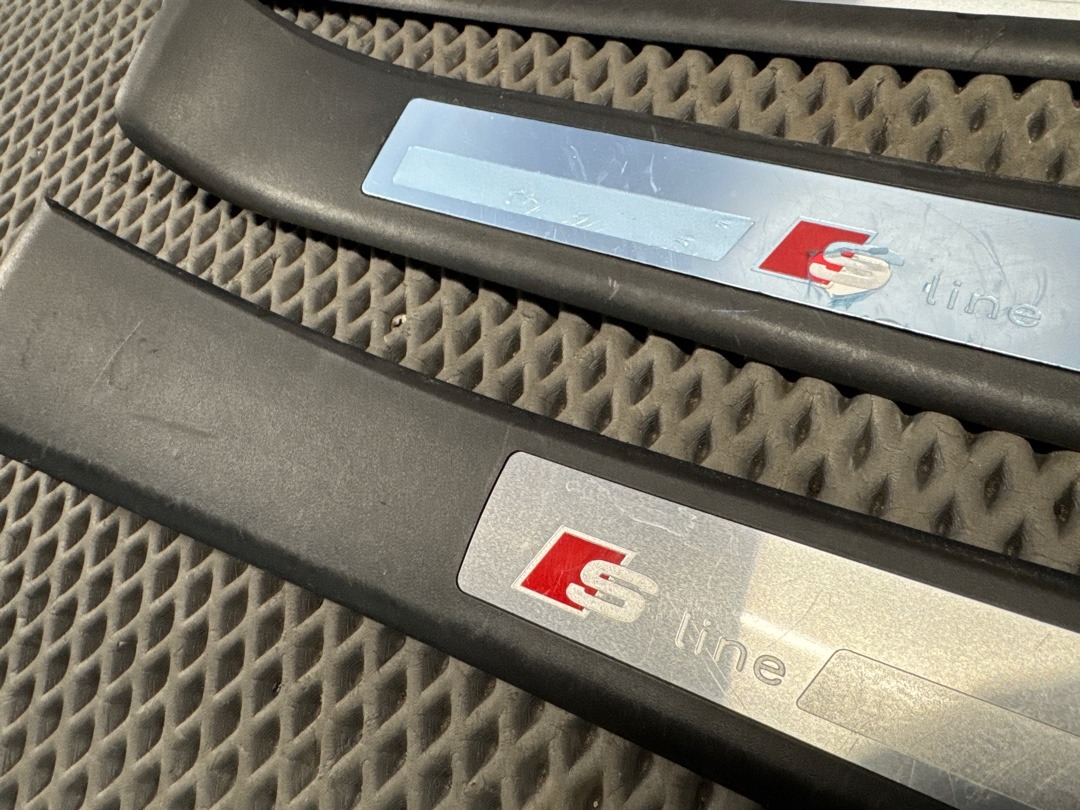 Комплект накладок на порог, 7520 рублей, Красноярск